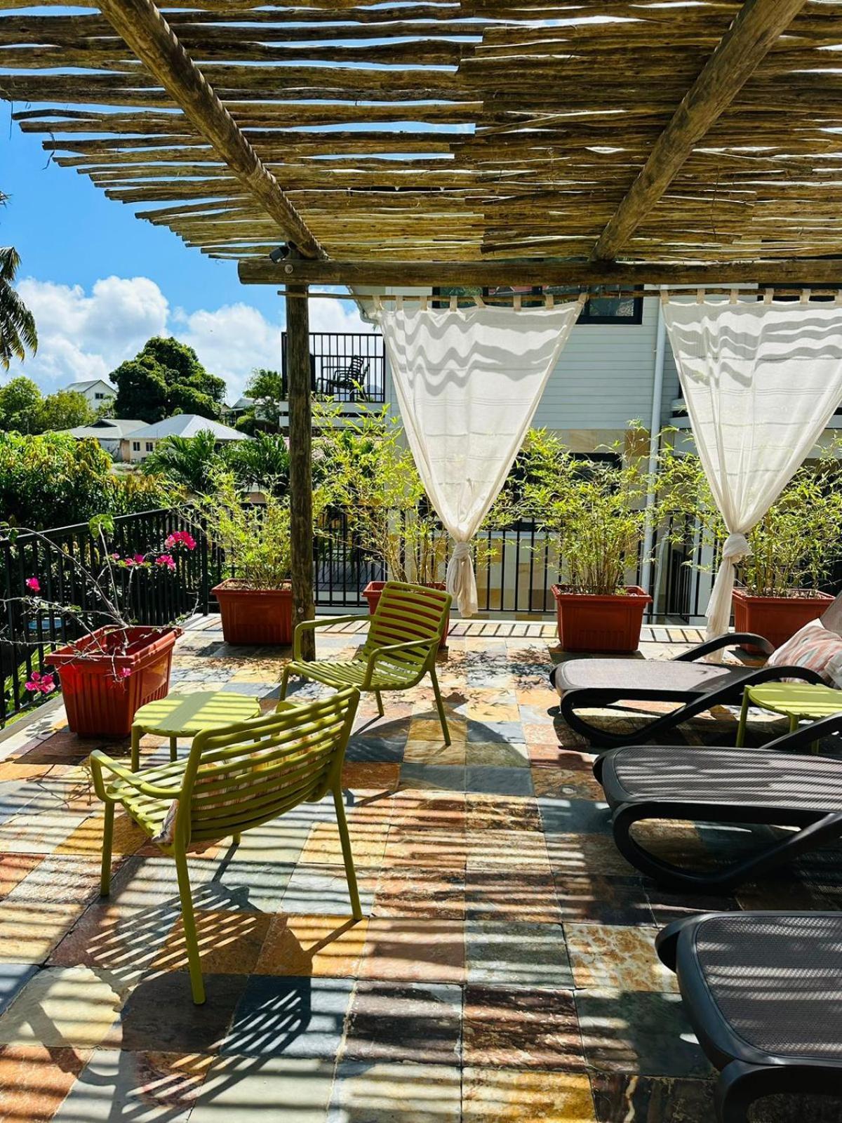 Lodoicea Apartments Bel Ombre Eksteriør billede